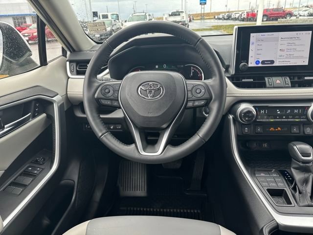 Used 2023 Toyota RAV4 XLE Premium image 13