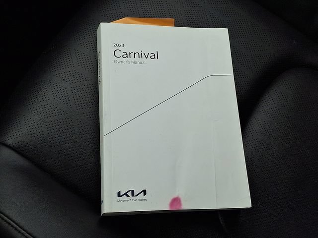 Certified 2023 Kia Carnival LX FWD image 26