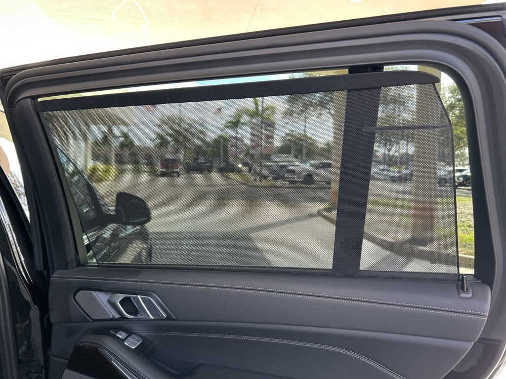 Used 2025 BMW X7 xDrive40i image 51