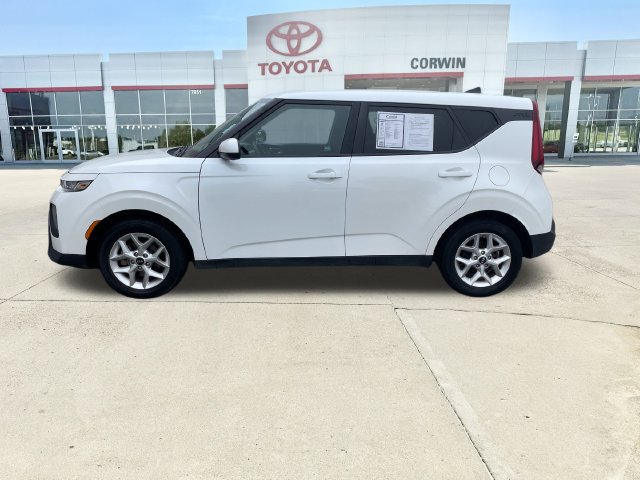 Used 2020 Kia Soul S FWD image 2