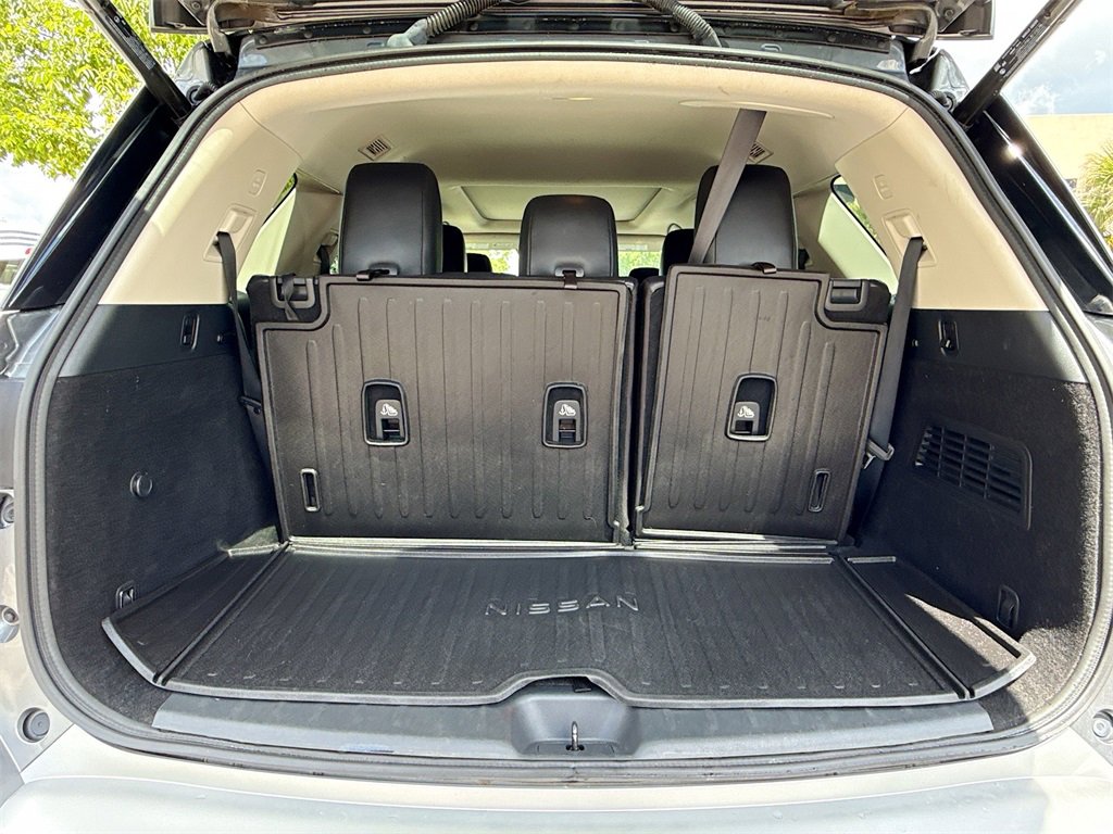 Used 2022 Nissan Pathfinder Platinum w/ Cargo Package image 29