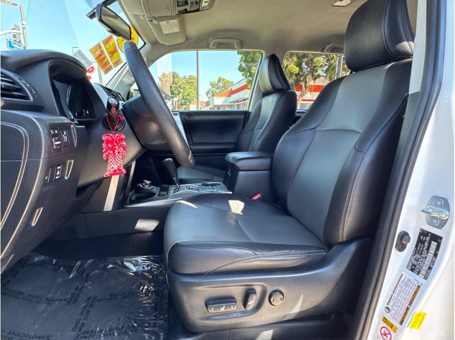 Used 2017 Toyota 4Runner SR5 Premium AWD/4WD image 15