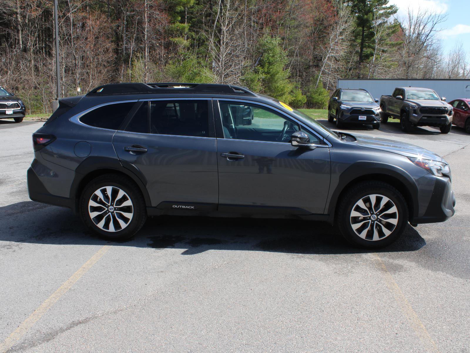 Used 2023 Subaru Outback Limited image 4