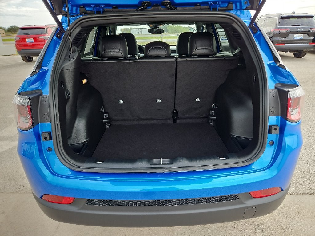 New 2027 Jeep Compass Latitude AWD/4WD image 16