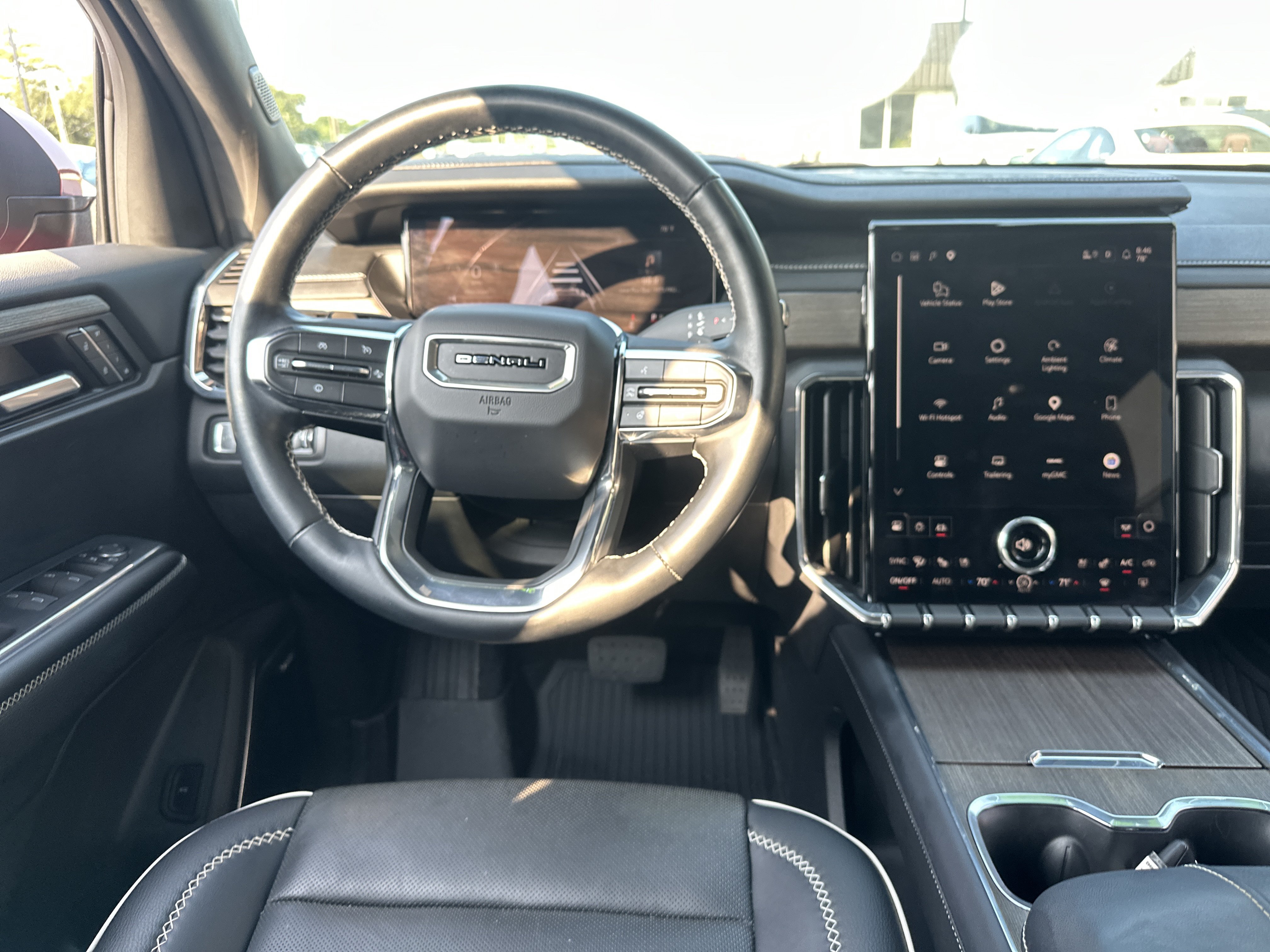 Used 2024 GMC Acadia Denali AWD/4WD image 15