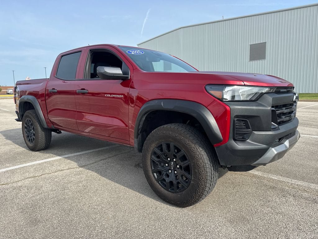 Used 2025 Chevrolet Colorado Trail Boss AWD/4WD image 8