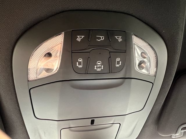 New 2027 Chrysler Pacifica Select AWD/4WD image 30