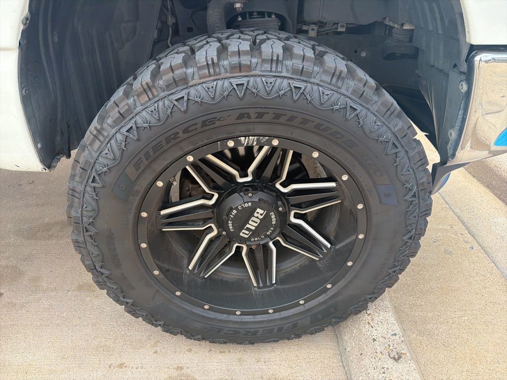 Used 2018 Nissan Titan SV w/ SV Convenience Package AWD/4WD image 7