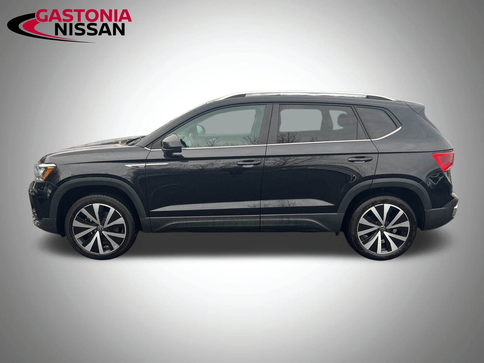 Used 2024 Volkswagen Taos SE image 10