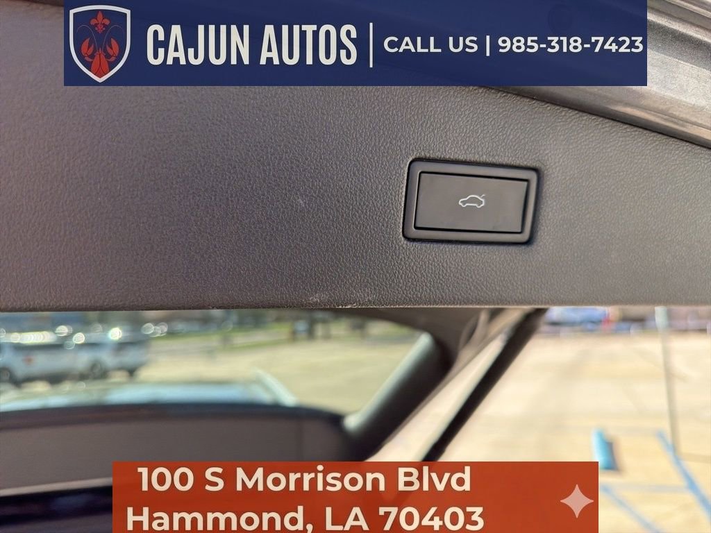 Used 2022 Volkswagen Tiguan SEL R-Line image 12