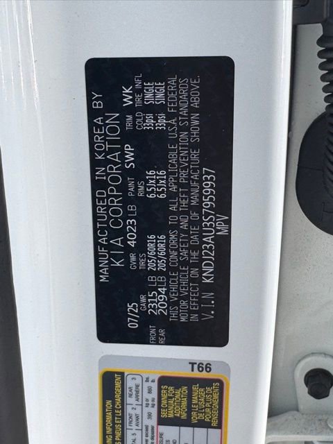 Certified 2025 Kia Soul LX w/ LX Technology Package image 17