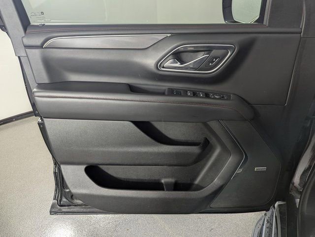 Used 2023 Chevrolet Suburban RST w/ Luxury Package AWD/4WD image 9