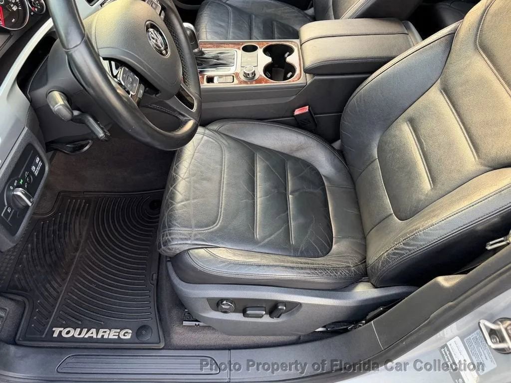 Used 2011 Volkswagen Touareg TDI image 39