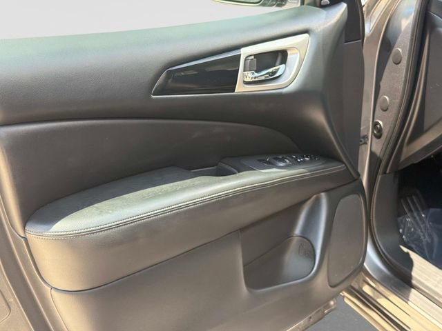 Used 2020 Nissan Pathfinder SV AWD/4WD image 22