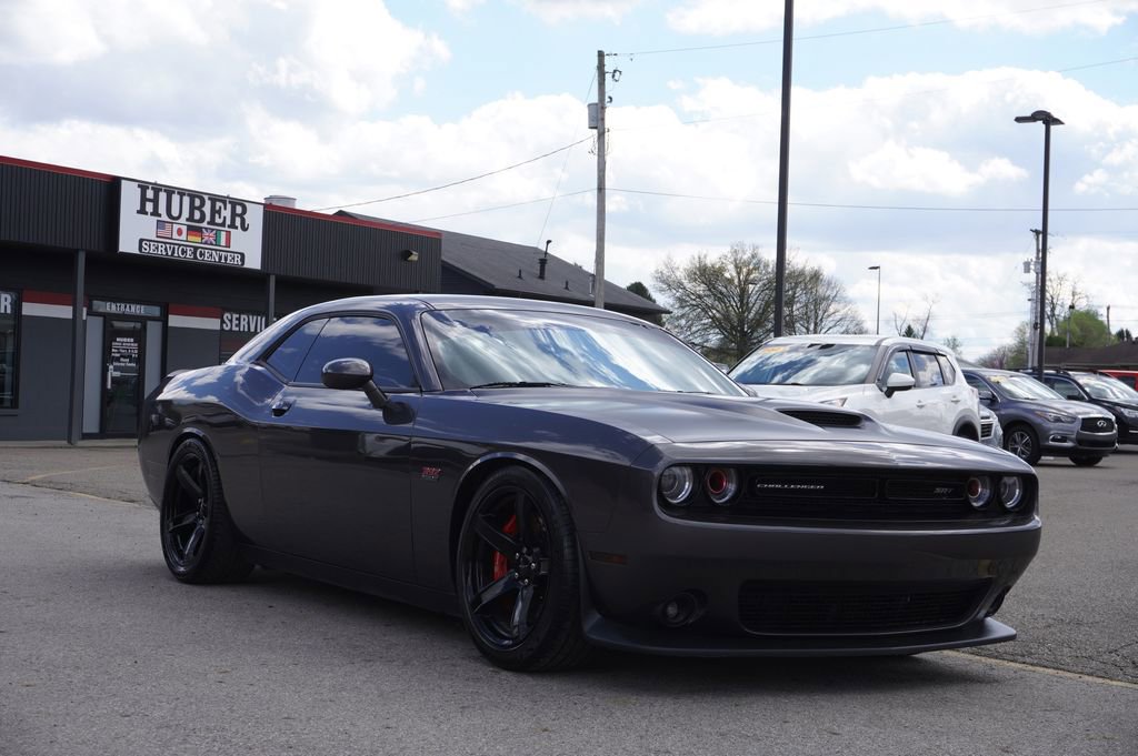 Used 2018 Dodge Challenger SRT image 9