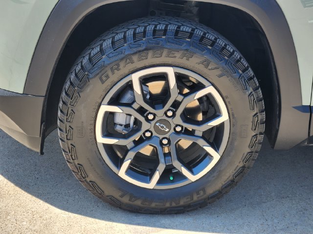 Used 2026 Chevrolet Equinox ACTIV AWD/4WD image 18