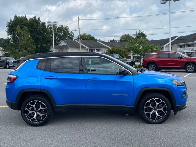 Used 2025 Jeep Compass Limited AWD/4WD image 6