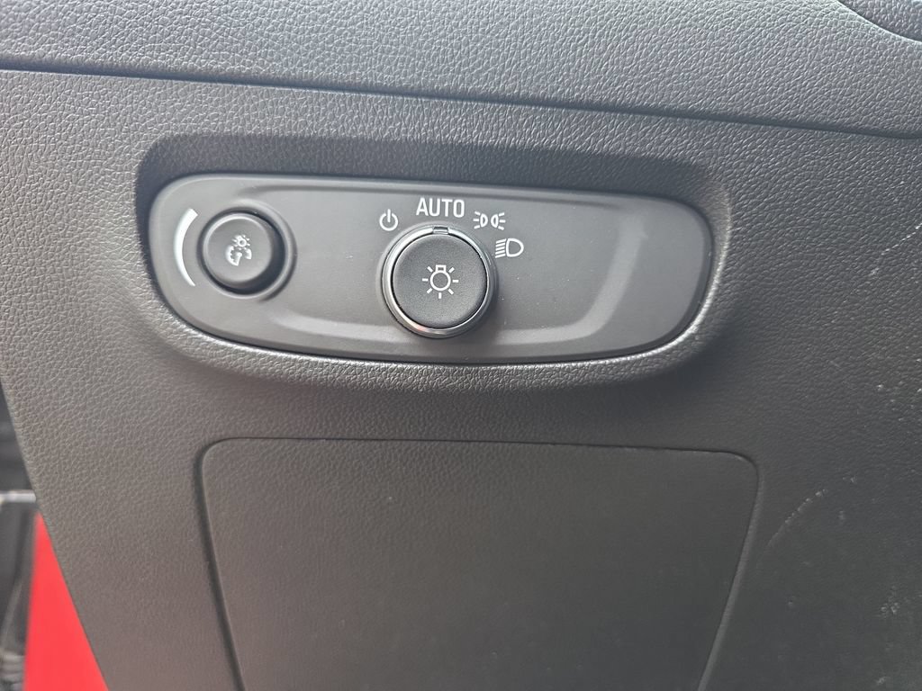Certified 2024 Buick Encore GX Preferred w/ Comfort Package FWD image 28