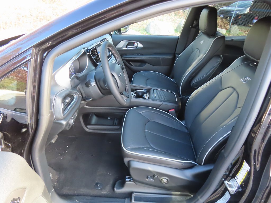 New 2026 Chrysler Pacifica Limited w/ S Appearance Package image 22