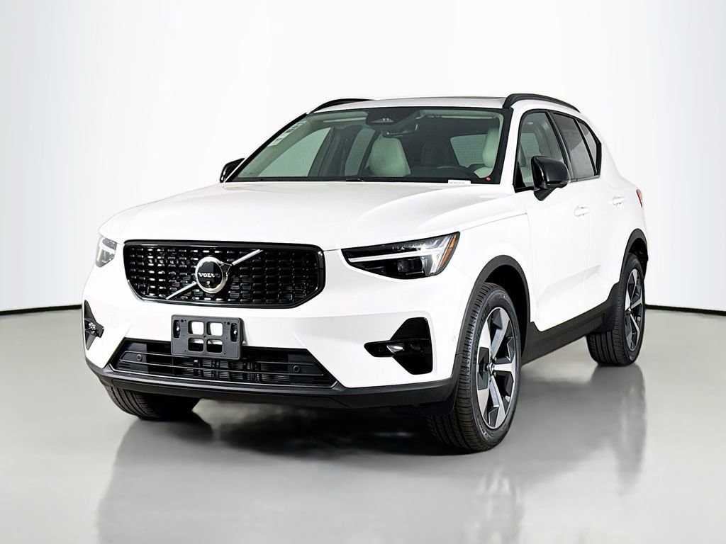 New 2026 Volvo XC40 B5 Plus w/ Protection Package Premier image 3