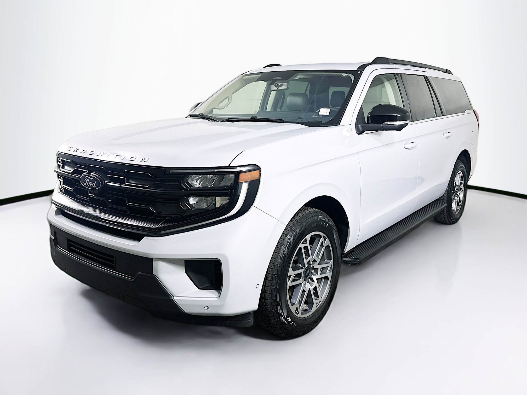 Used 2025 Ford Expedition Max Active image 3