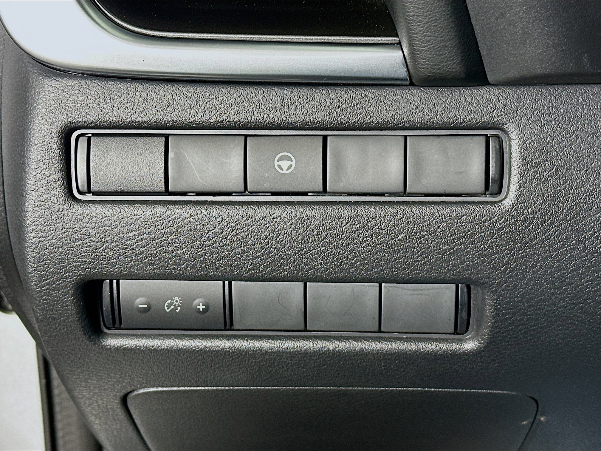 Used 2022 Nissan Rogue SV image 16