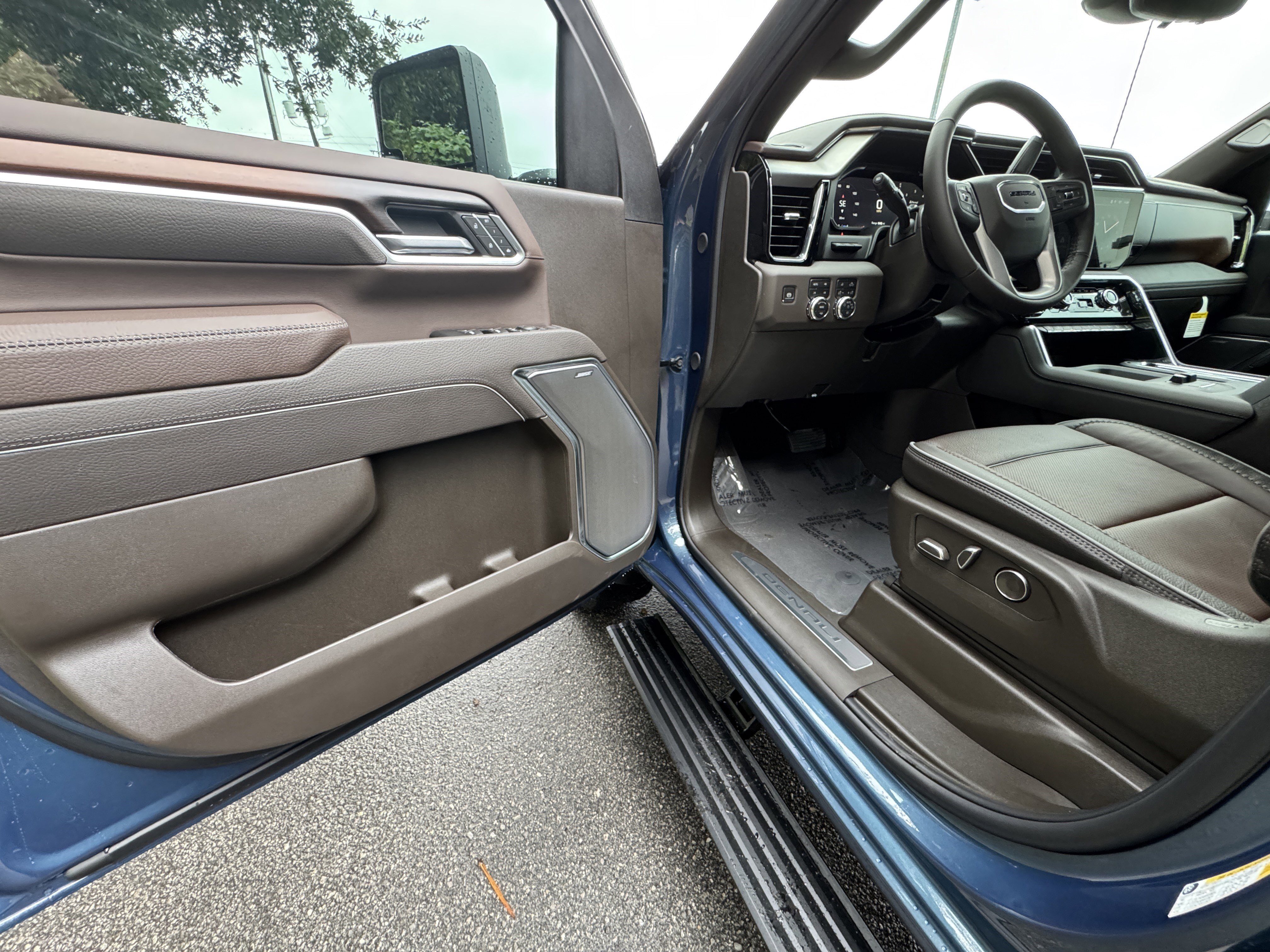 New 2026 GMC Sierra 2500 Denali w/ Denali Reserve Package image 18