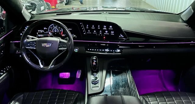 Used 2023 Cadillac Escalade ESV V w/ LPO, Floor Liner Package AWD/4WD image 32