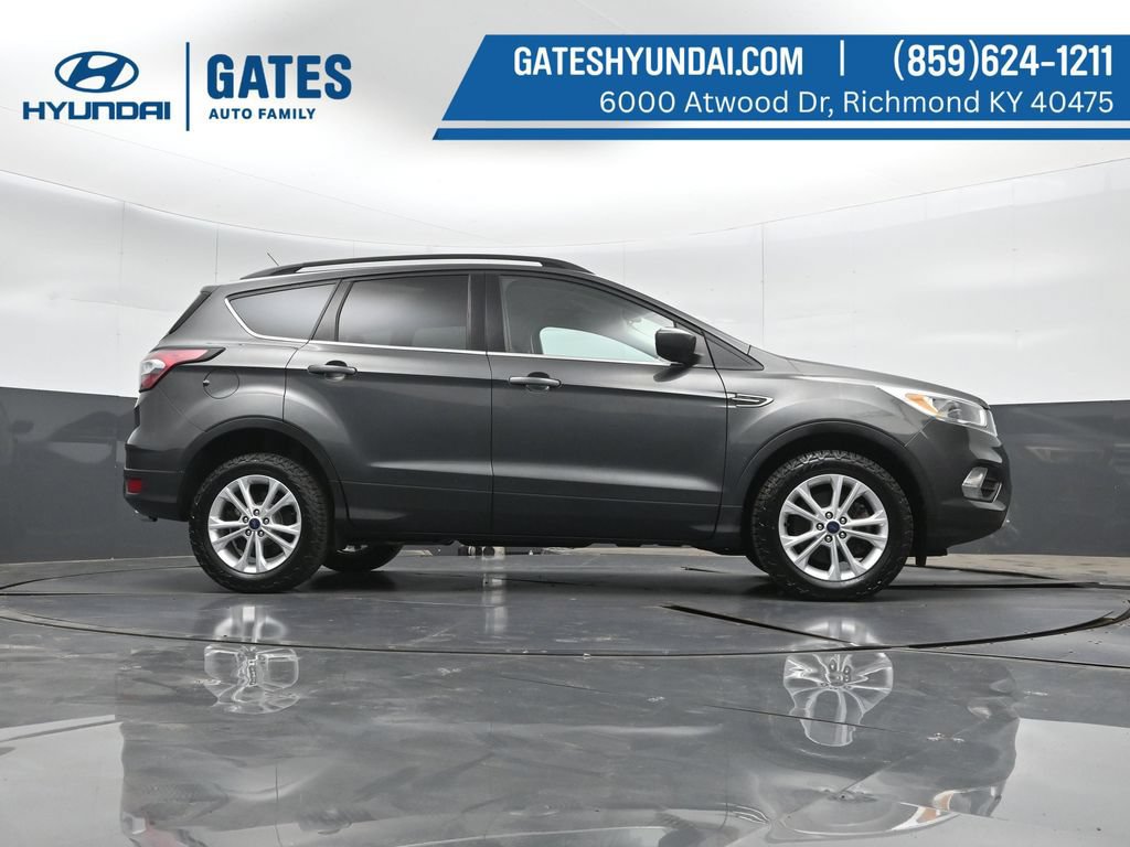 Used 2018 Ford Escape SE AWD/4WD image 38