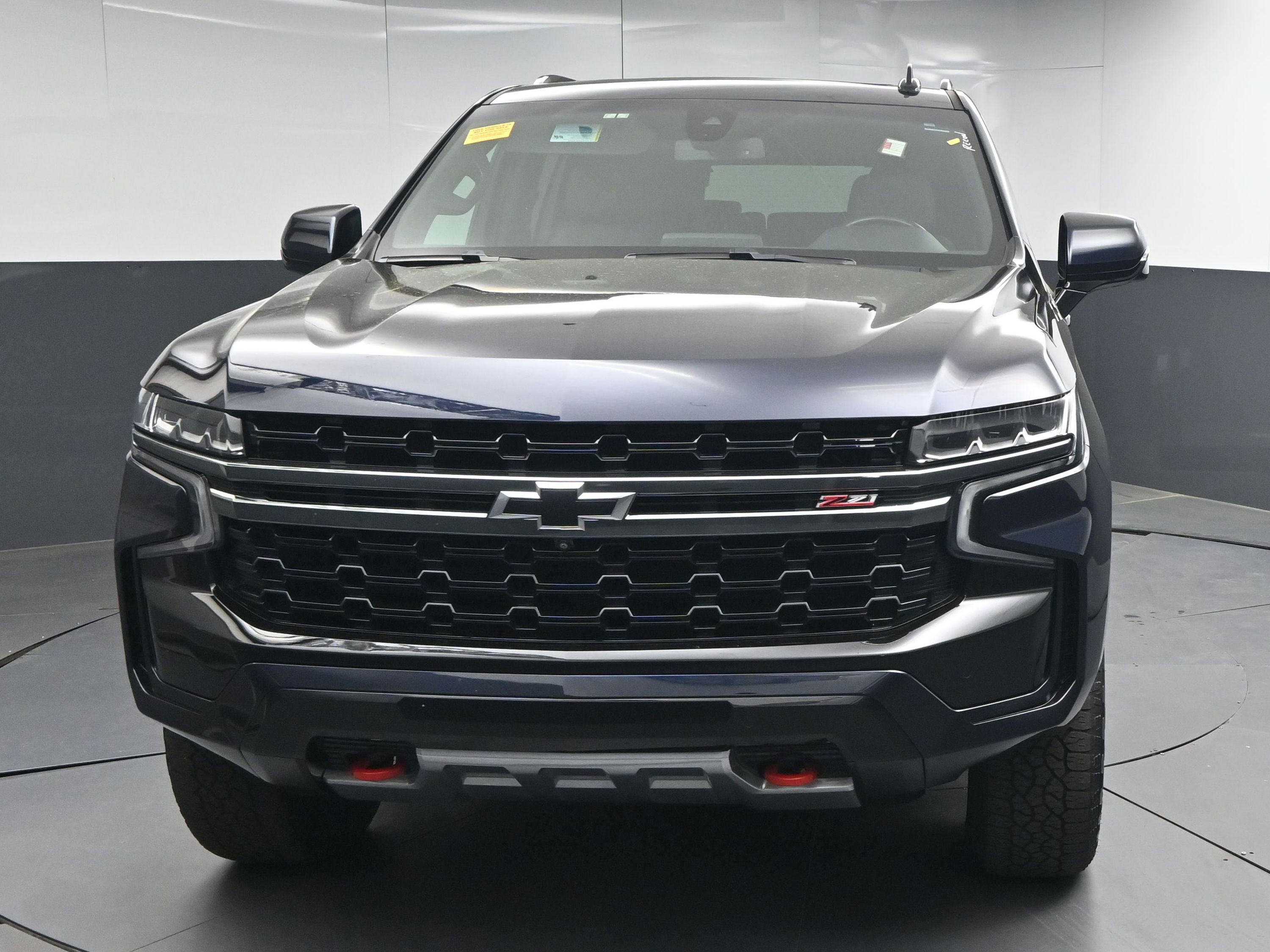 Used 2021 Chevrolet Tahoe Z71 w/ Luxury Package image 2