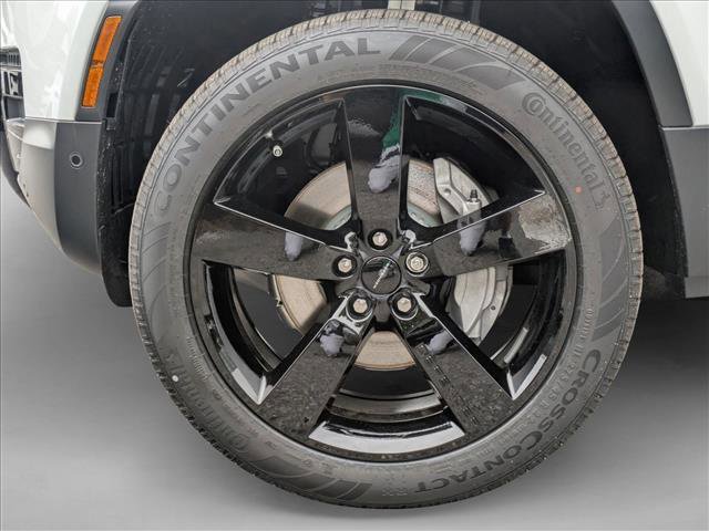 New 2026 Land Rover Defender 110 S image 10