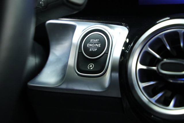 Used 2024 Mercedes-Benz GLB 250 4MATIC image 21