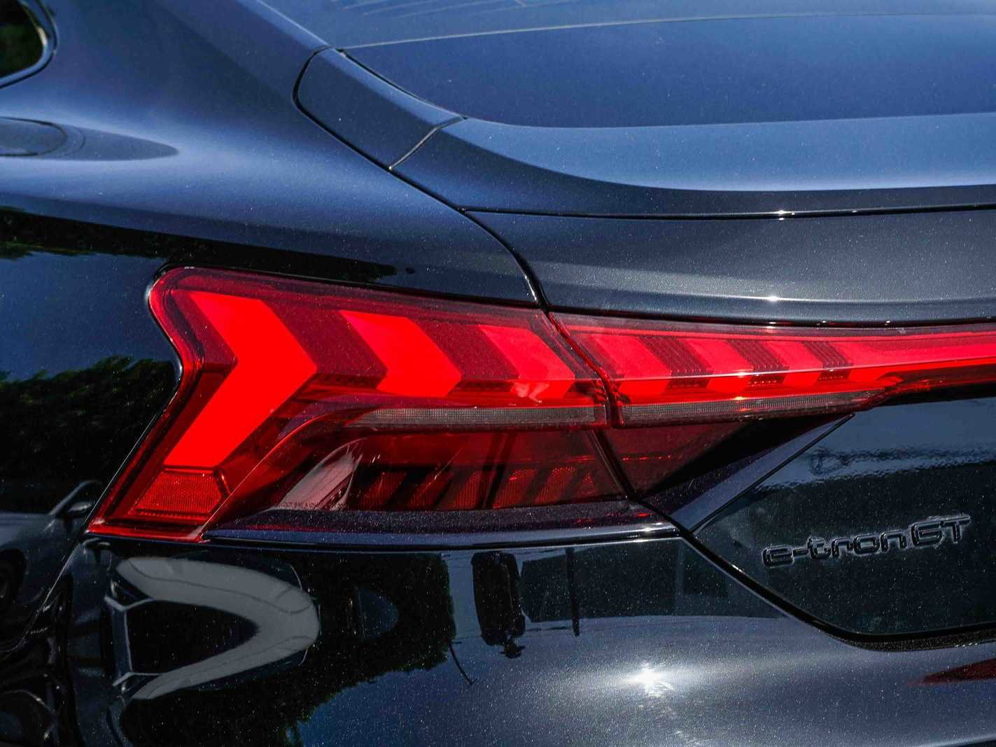 Used 2022 Audi e-tron GT Prestige w/ Prestige Package image 9