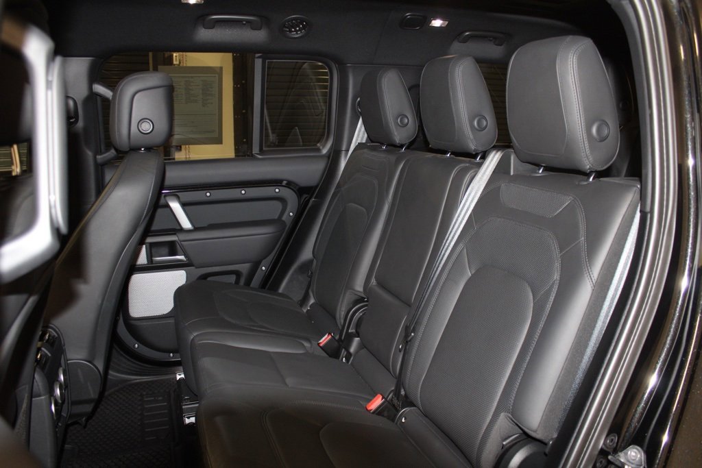 Certified 2024 Land Rover Defender 130 V8 image 35