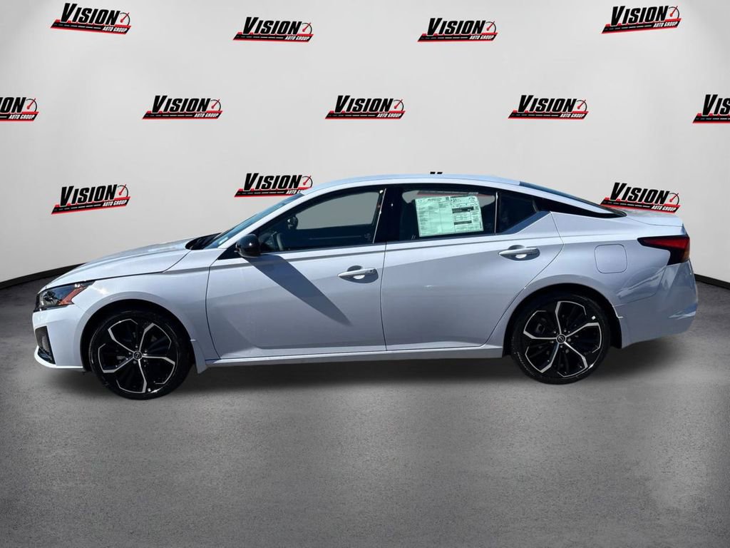 New 2025 Nissan Altima 2.5 SR image 8