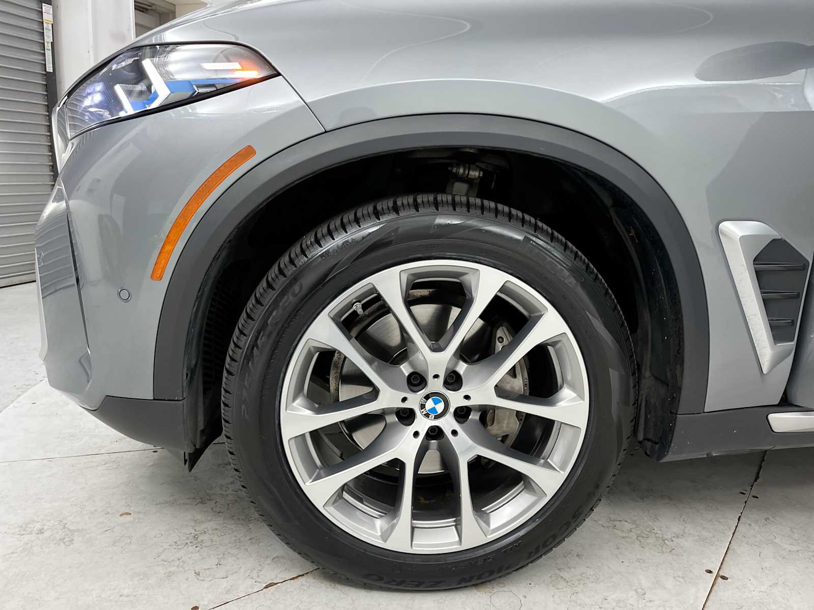 Used 2024 BMW X5 xDrive40i w/ Premium Package AWD/4WD image 25