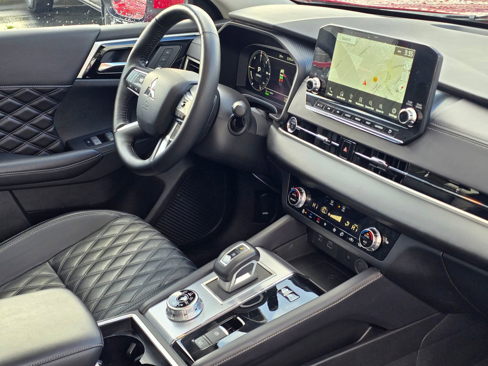 Used 2024 Mitsubishi Outlander SEL image 40