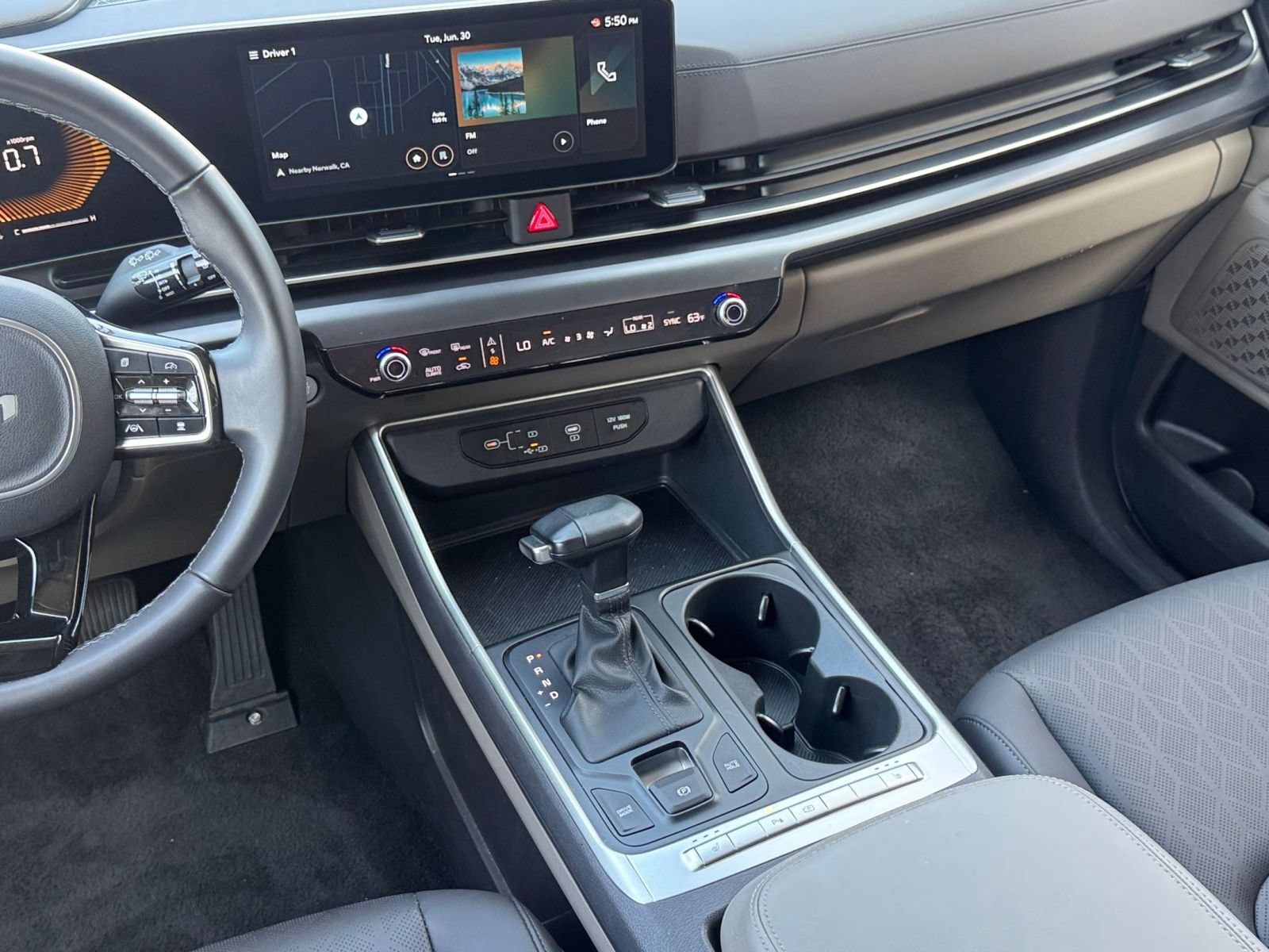 Used 2026 Kia Carnival FWD image 43