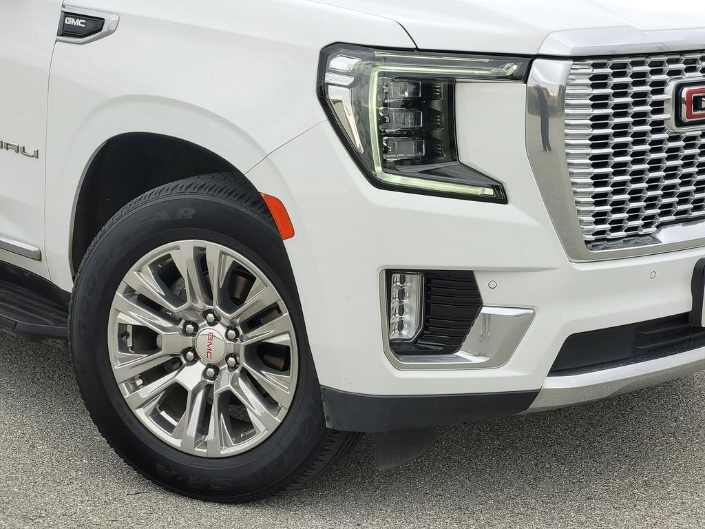 Used 2023 GMC Yukon Denali AWD/4WD image 3