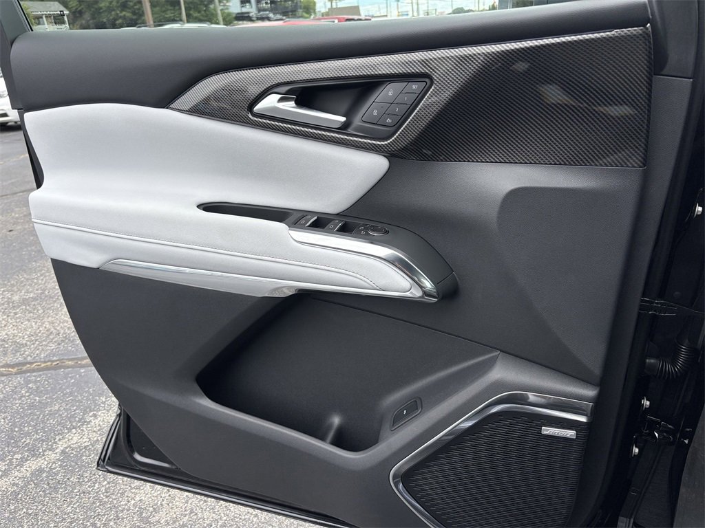 New 2026 Chevrolet Traverse High Country w/ LPO, Floor Liner Package image 11