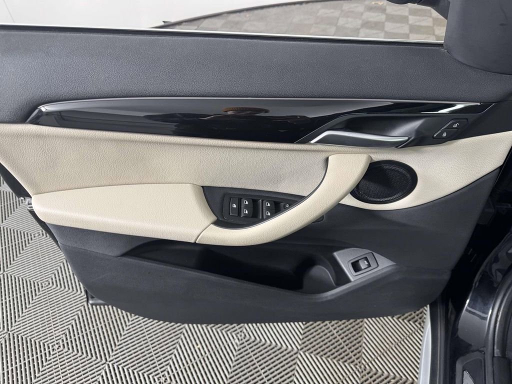 Used 2019 BMW X1 xDrive28i w/ Convenience Package AWD/4WD image 17