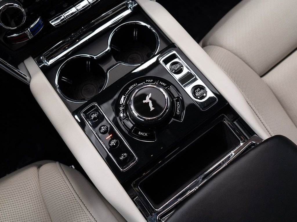 Certified 2020 Rolls-Royce Cullinan image 41