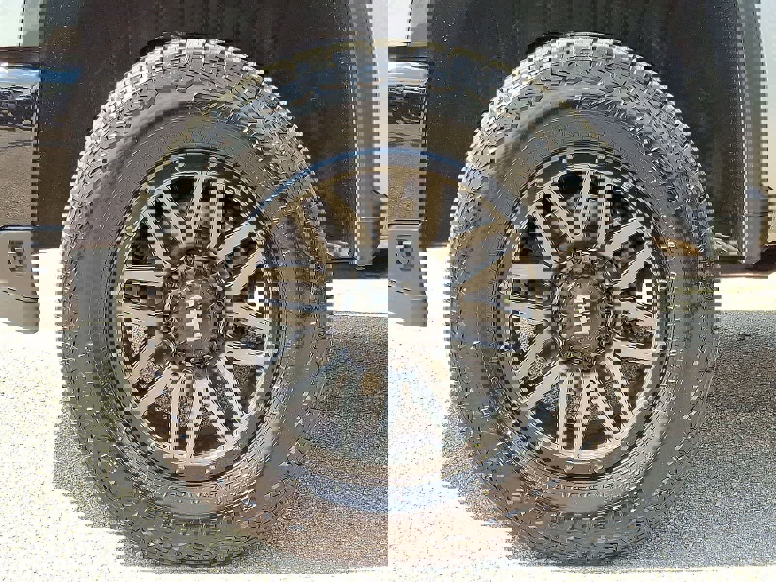 Used 2024 Chevrolet Silverado 2500 ZR2 w/ Technology Package AWD/4WD image 40