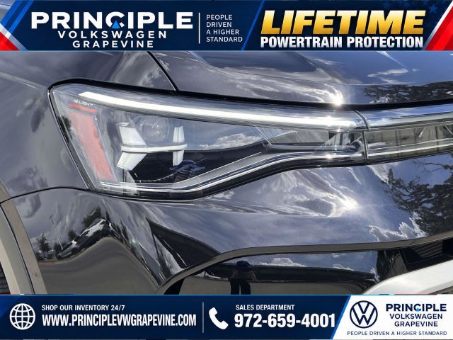Used 2025 Volkswagen Taos SEL AWD/4WD image 7
