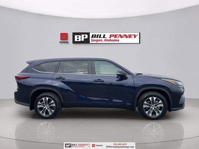 Used 2025 Toyota Highlander XLE image 6