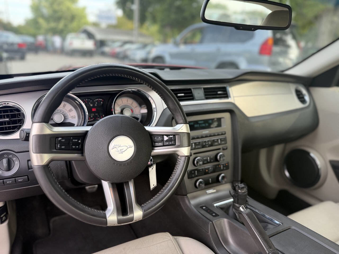 Used 2010 Ford Mustang Premium RWD image 17