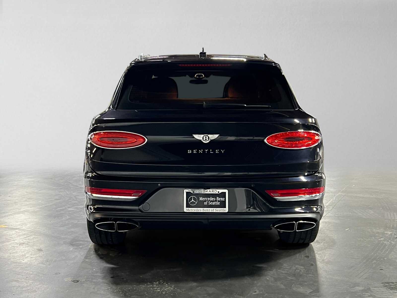 Used 2022 Bentley Bentayga AWD/4WD image 4