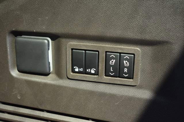 Used 2022 GMC Yukon Denali image 48