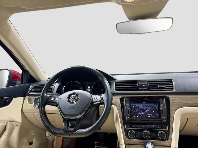 Used 2018 Volkswagen Passat 2.0T SEL Premium image 25