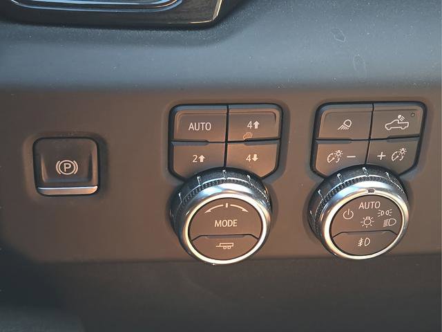 Used 2024 GMC Sierra 1500 AT4 w/ Technology Package AWD/4WD image 26